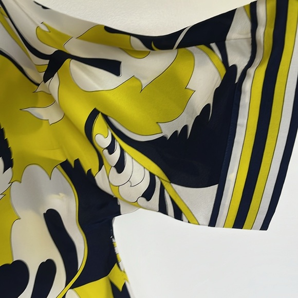 Trina Turk V-Neck Printed Silk Tunic - Picture 4 of 6